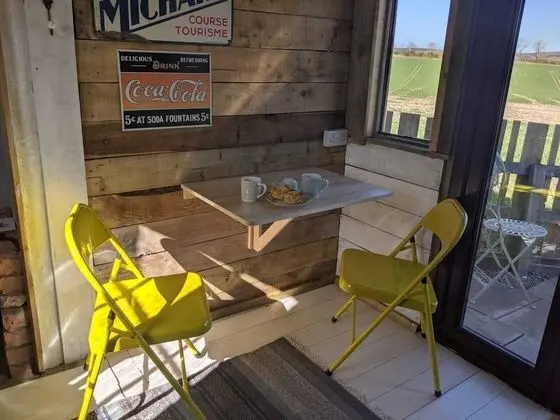 The Shepherds Hut - İç Mekan