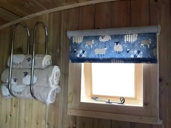 The Shepherds Hut at Hafoty Boeth - Oda