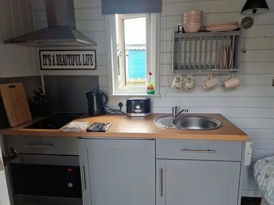 Shepherds Hut - Riverside 1 - Mutfak