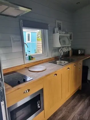 Shepherds Hut - Riverview 3 - Mutfak