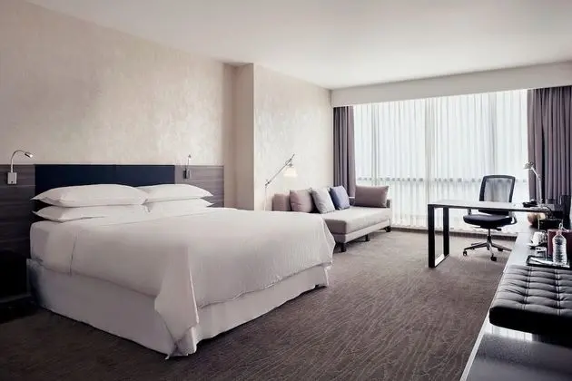 Sheraton Ambassador Hotel