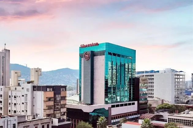 Sheraton Ambassador Hotel - Dış Mekan