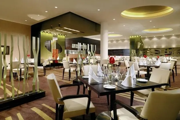 Sheraton Athlone Hotel - Yerinde Yemek