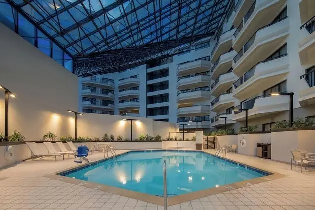 Sheraton Detroit Metro Airport Hotel - Havuz