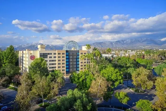 Sheraton Fairplex Hotel & Conference Center - Öne Çıkan Resim