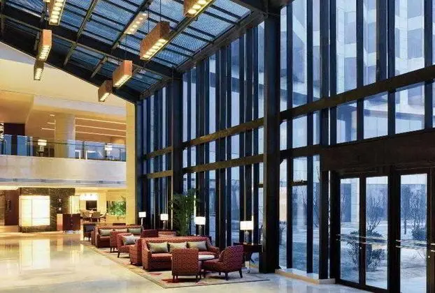 Sheraton Golden Beach Resort Yantai - Lobi