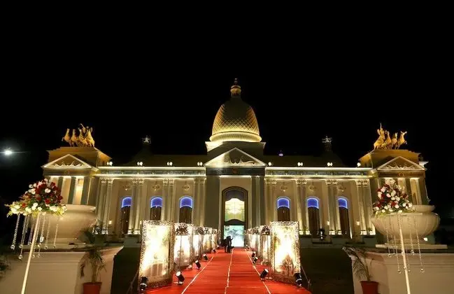 Sheraton Grand Palace Indore - Dış Mekan