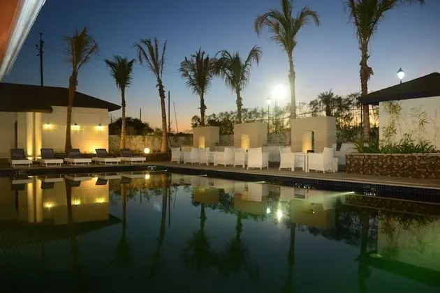 Sheraton Grand Palace Indore - Havuz