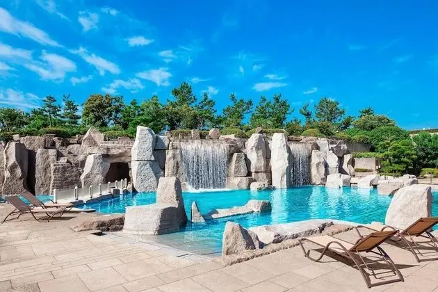 Sheraton Grande Tokyo Bay Hotel - Havuz