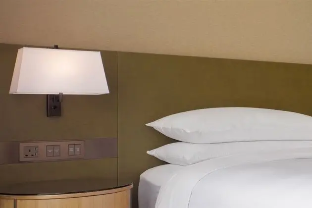 Sheraton Hong Kong Tung Chung Hotel - Oda