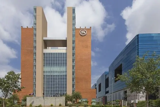 Sheraton Hyderabad Hotel - Dış Mekan