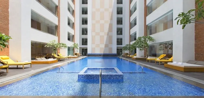 Sheraton Hyderabad Hotel - Havuz