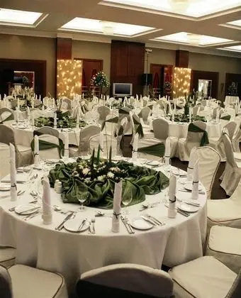 Sheraton Kampala Hotel - Yeme / İçme