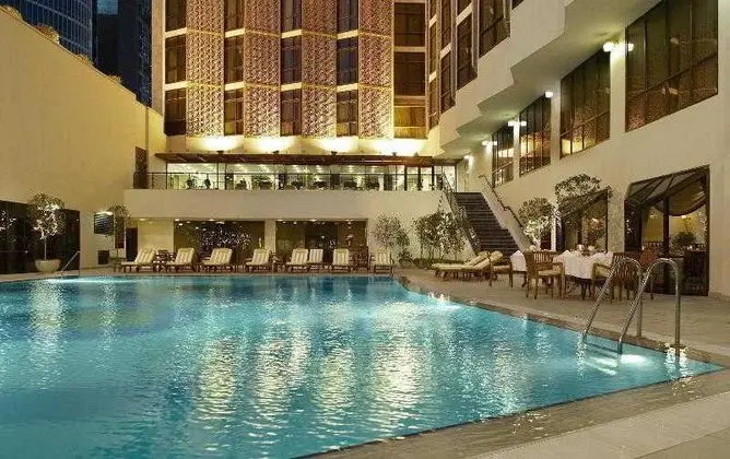 Sheraton Kuwait Hotel & Towers - Havuz