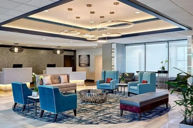 Sheraton Milwaukee Brookfield Hotel