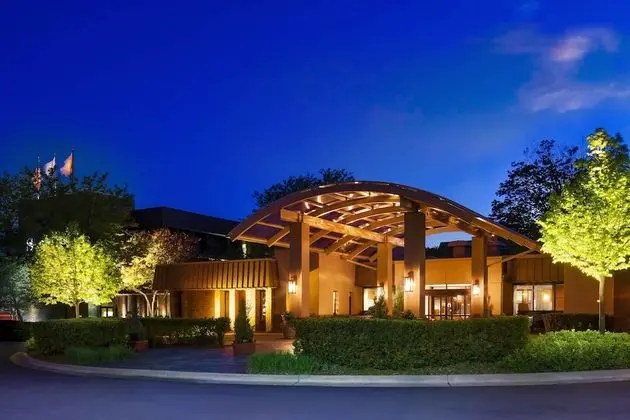 Sheraton Milwaukee Brookfield Hotel - Dış Mekan