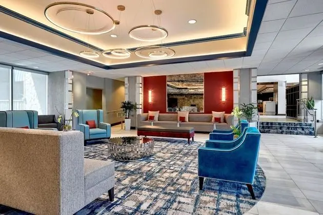 Sheraton Milwaukee Brookfield Hotel - Lobi