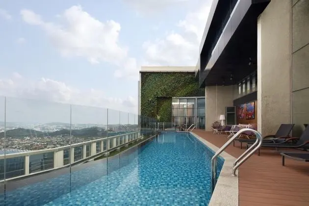 Sheraton Petaling Jaya Hotel - Havuz