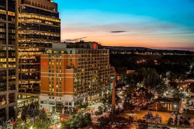 Sheraton Suites Calgary Eau Claire - Dış Mekan