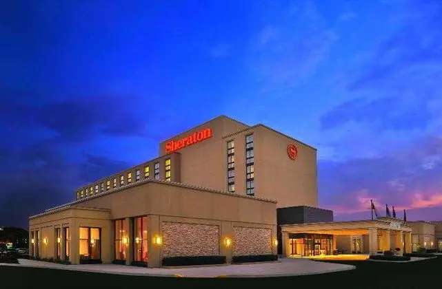 Sheraton Toronto Airport Hotel & Conference Center