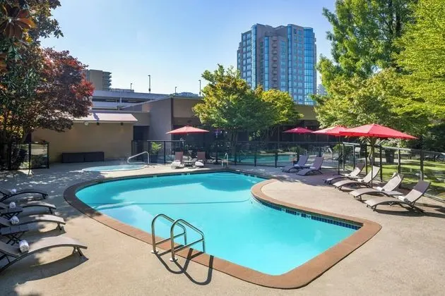 Sheraton Vancouver Airport Hotel - Havuz