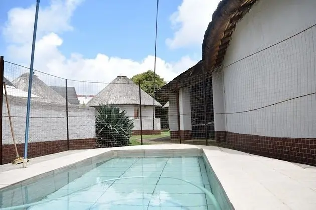 Sheris Lodge and Backpackers - Havuz