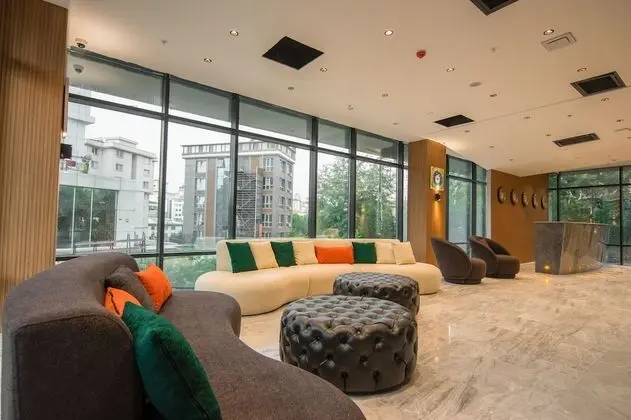Sherlock Homes Hotels - Lobi