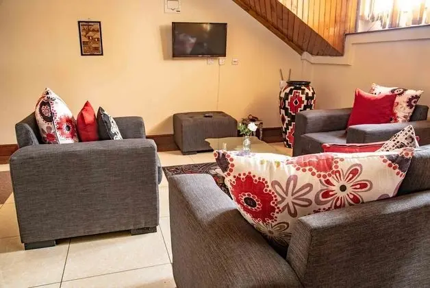 Sherry Homes Zana 2 - Öne Çıkan Resim