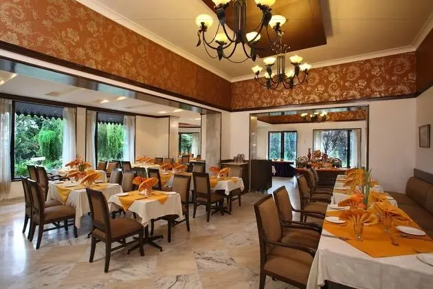 Shervani Hilltop Nainital - Yerinde Yemek