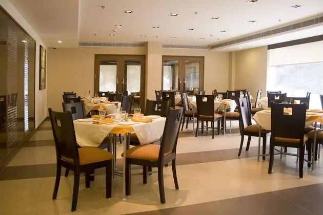 Shervani Hotel Nehru Place - Yerinde Yemek
