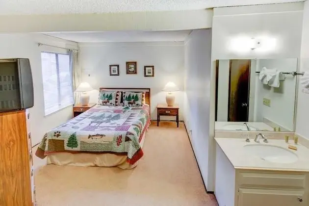 Sherwin Villas #52 - Oda