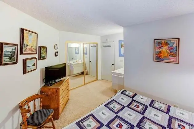 Sherwin Villas #63 - Oda
