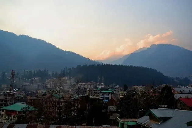 Shhandella Near Mall Road Manali