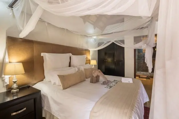 SHIDULI PRIVATE GAME LODGE - Oda