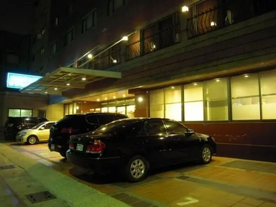 Shihzuwan Hotel - Kaohsiung Station