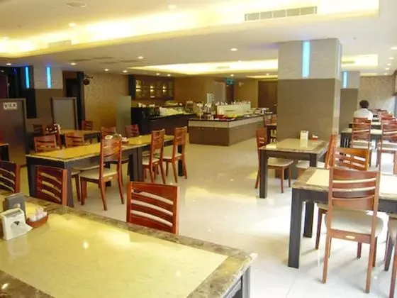 Shihzuwan Hotel - Kaohsiung Station - Yerinde Yemek