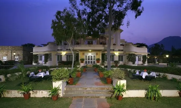 Shikarbadi Hotel