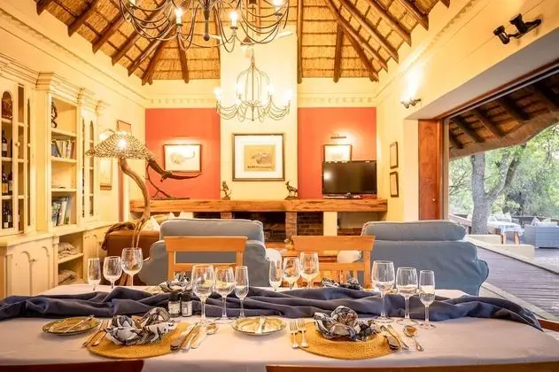 Shimungwe lodge