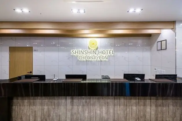 Shin Shin Hotel Cheonjiyeon - Lobi