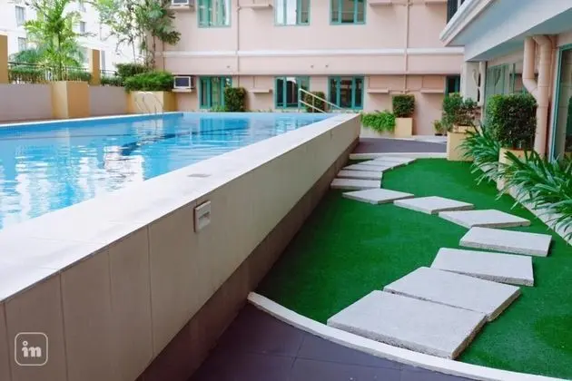 Shine Residences by Ridged - Havuz