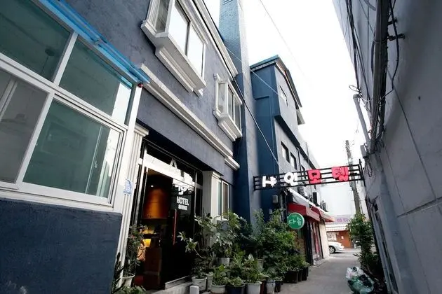 Shine Hotel