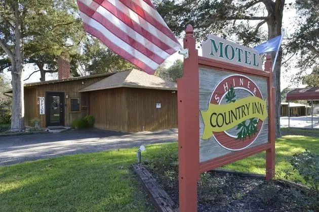 Shiner Country Inn - 1