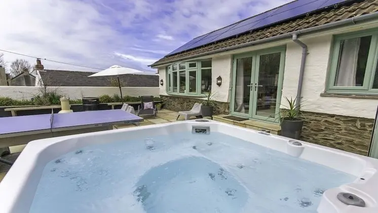 Shippenrill Croyde 6 Bedrooms, Sleeps 13, Hot Tub