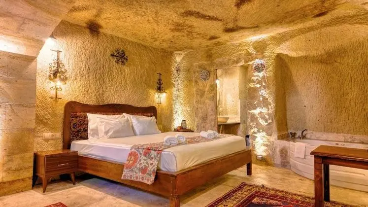 Shiraz Cave Cappadocia