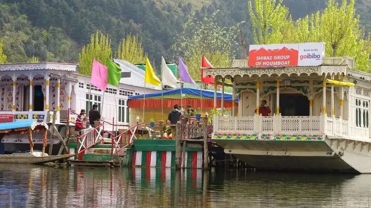 Shiraz Deluxe Houseboat - Dış Mekan