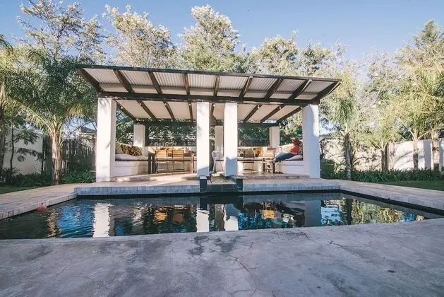 Shiraz Estate Villa & Studios - Havuz