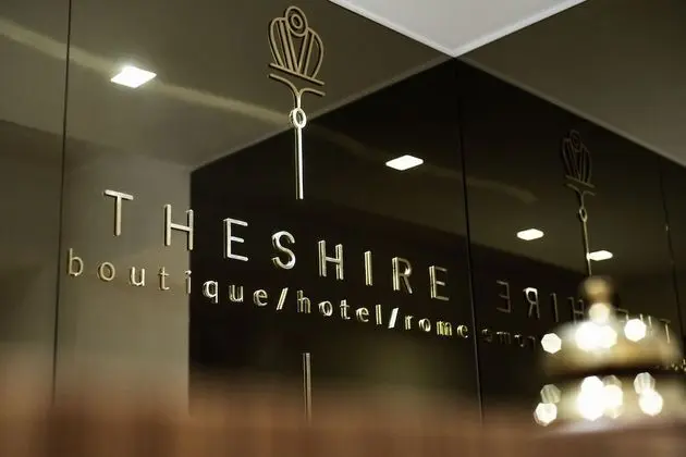 The Shire Hotel - Lobi