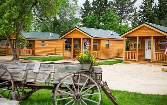 Shire Valley Cabins, Charming Dayton Retreat (3 Options!)