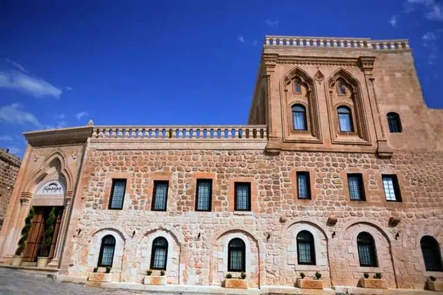 Shmayaa Hotel