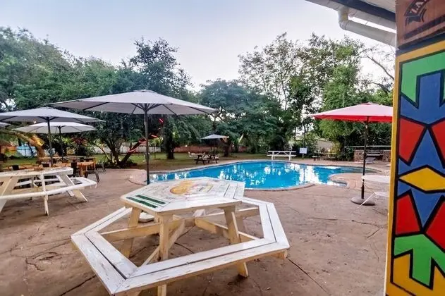 Shoestrings Backpackers & Bar - Havuz